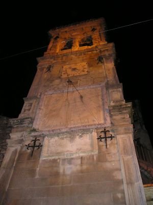 campanile misericordia notte